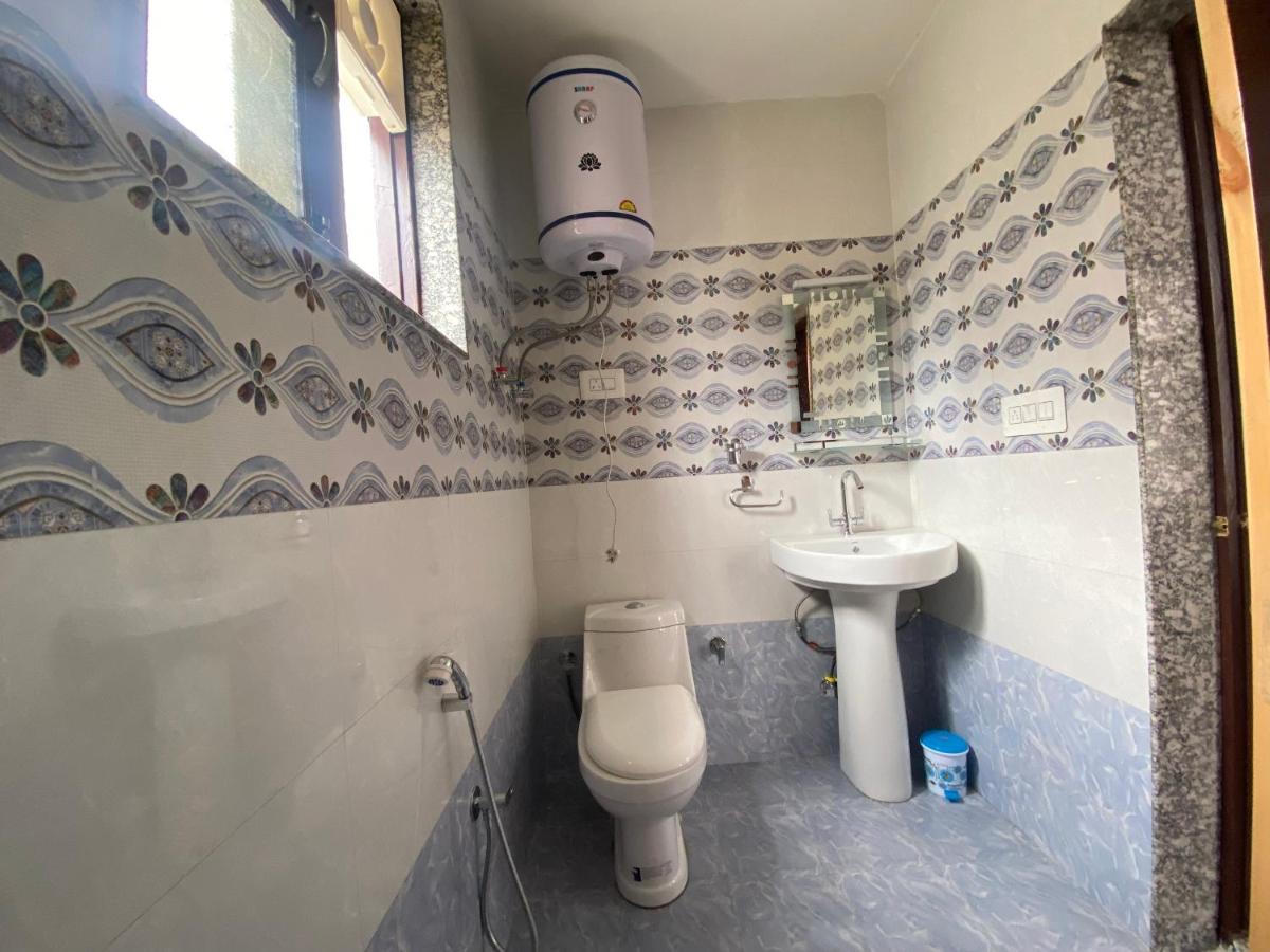 Penthouse Villa Srīnagar Esterno foto