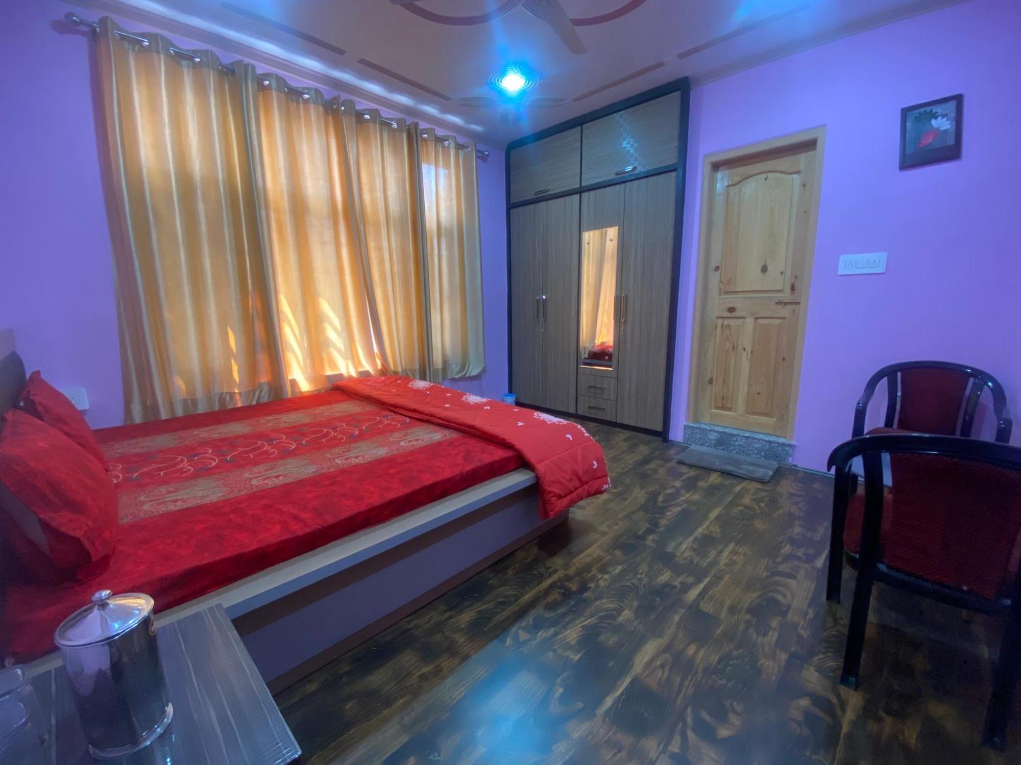 Penthouse Villa Srīnagar Esterno foto