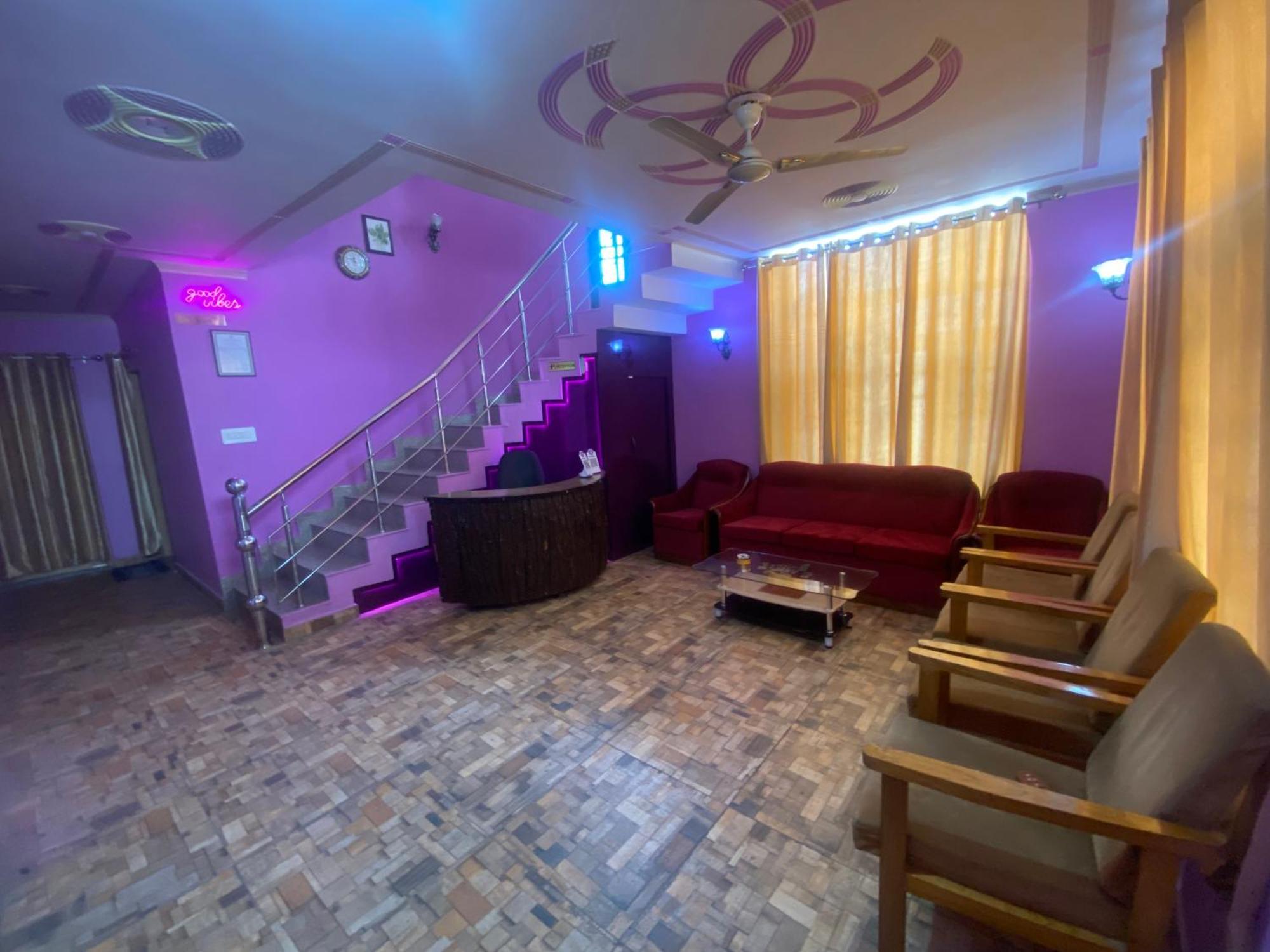 Penthouse Villa Srīnagar Esterno foto